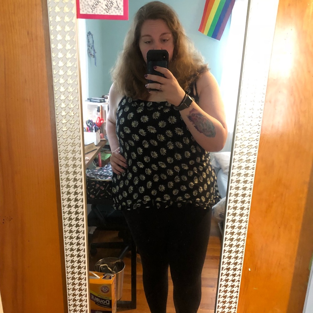 Torrid 2X Daisy patterned spaghetti strap top